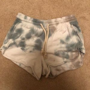 universal thread shorts